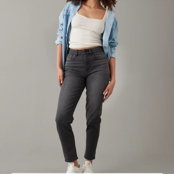 American Eagle Stretch Curvy Hi Rise Charcoal Black Mom Jean Size 14 - Picture 1 of 14